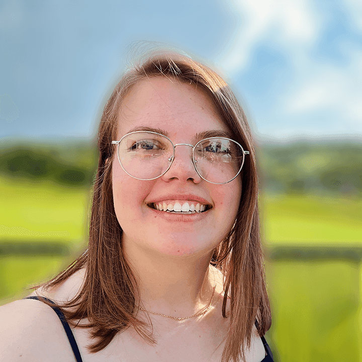 chloe_e0f99c9d72.png